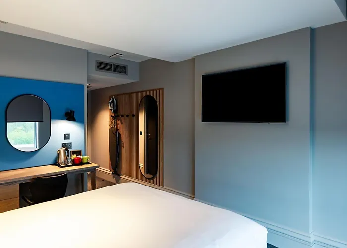 Village Hotel Leeds South
